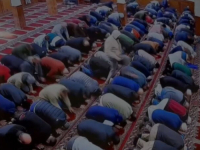 UZNEMIRUJUĆI SNIMAK IZ SAD-a: Muškarac nožem izbo imama na sedždi