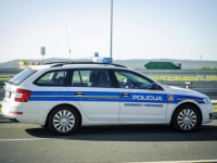 PRAVA DRAMA U SUSJEDSTVU: Taksista odbio pokazati dokumente,  automobilom udario policajca i pobjegao