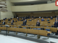 VAŽNO JE DA ĆE IM APRILSKA PLATA BITI VEĆA I DO 500 KM: Napuštanjem sjednice Parlamenta BiH zastupnici iz RS-a ugasili...