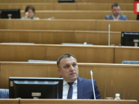 ZASTUPNIK U PARLAMENTU BiH TVRDI DA JE ZA MIGRANTSKU KRIZU U USK KRIVA 'TROJKA': 'Obje institucije predali su Dodiku'