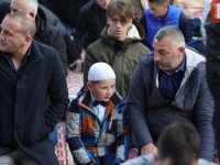 'SB' NA LICU MJESTA: Bajram namaz u Sarajevu, pogledajte kako je jutros bilo u prepunoj Begovoj džamiji... (FOTO)