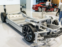 PUNI GAS ELONA MUSKA: Tesla će graditi novu fabriku baterija u Šangaju, moći će proizvesti...