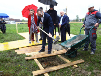 DANAS JE KIŠILO: Gradonačelnik Zagreba uporno odbijao kišobran, poručio da nije snjegović... (VIDEO)