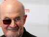 NA SVEČANOSTI U NEW YORKU: Slavni pisac Salman Rushdie prvi put u javnosti nakon brutalnog napada