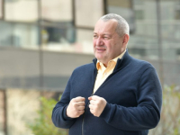 IZ DEMOKRATSKE STRANKE TVRDE: Naprednjaci se potukli zbog para za odlazak na Vučićev kontramiting