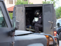 I OVO SE MOŽE PROČITATI U ŠTAMPI NA NJEMAČKOM JEZIKU: 'U Srbiji postoji veliko crno tržište na kojem se može kupiti ručno naoružanje. Njime se čine...'