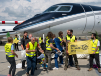 KLIMATSKI AKTIVISTI NE MIRUJU:  'Okupirali' pistu u Ženevi i nakratko zaustavili zračni promet