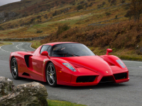PROFIT OD STAROG AUTOMOBILA: Fernando Alonso prodaje svoj Ferrari Enzo, cijena će biti vrtoglava