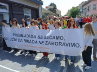 MLADI IZ SRBIJE NA TUZLANSKOJ KAPIJI: 'Svi snosimo odgovornost što je zločinac Đukić još uvijek na slobodi'