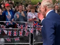 PRAZNIČNA ATMOSFERA U LONDONU: Sve spremno za krunisanje kralja Charlesa III (VIDEO)