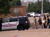 UŽASNE VIJESTI IZ TEKSASA: Napadač upao u tržni centar i ubio osam ljudi, među žrtvama ima i djece (VIDEO)
