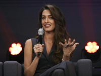 ELEGANTNO I CHIC: Amal Clooney u kombinaciji koja je alternativa klasičnim haljinama (FOTO)