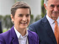 ANA BRNABIĆ SRAMOTNIM TVITOM IZAZVALA BIJES U SRBIJI, ČUĐENJE I U INOSTRANSTVU: Je li moguće da je ova žena premijerka?