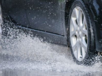 POSLJEDICE MOGU BITI KOBNE: U vožnji izbjegavajte vodu dublju od 10 cm, evo šta se može dogoditi vašem automobilu…
