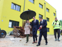 NI UK JEO NI UK MIRISAO: Iz Naše stranke i Vlade KS se hvale gradnjom objekta za koji nisu osigurali ni marku