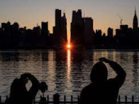 SPEKTAKL IZNAD RIJEKE HUDSON: Rijetka pojava zalaska sunca, Njujorčani oduševljeni Manhattanhengeom