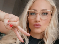 SAMO DA JE NE RAZOČARAJU: Bokserka igračima Leedsa dala provokativno obećanje ako ostanu u Premier ligi