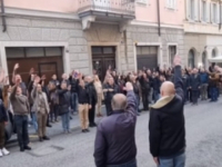 SKUPU PRISUSTVOVAO I LIDER VLADAJUĆE PARTIJE BRAĆA ITALIJE: Fašistički pozdravi u Trstu, u Sloveniji uznemireni prizorima