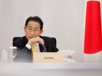 ZBOG NEPRIMJERENIH FOTOGRAFIJA: Japanski premijer smijenio vlastitog sina