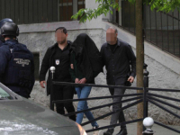 NAKON MASAKRA U ŠKOLI: Objavljen snimak hapšenja maloljetnog ubice iz Beograda (VIDEO)