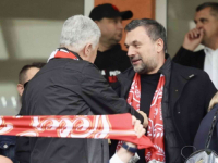 SRDAČAN POZDRAV NA TRIBINAMA: Čović i Konaković sa šalovima klubova na tribinama Bilinog polja (FOTO)