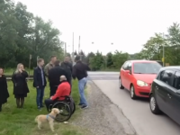 TO SE ZOVE POGOĐENA TEMA: Novinari HRT-a radili priču o lošim cestama, pa snimili sudar uživo (VIDEO)