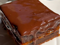BOLJI NEGO IZ SLASTIČARNE: Na brzinu napravite čokoladni kolač i iznenadite ukućane (VIDEO)
