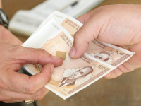 PRVI MAJ U MANJEM BH. ENTITETU: Čak 180.000 radnika u RS-u zarađuje manje od prosječne plate