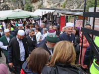 HILJADE LJUDI NA MEVLUDU U BLAGAJU: Tradicija dovišta starija od dolaska Osmanlija na ove prostore (FOTO)