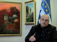 PREMIJER USK MUSTAFA RUŽNIĆ LJUT KAO PUŠKA: 'Ne trebaju nam sad političari iz Sarajeva dolaziti u čizmama'
