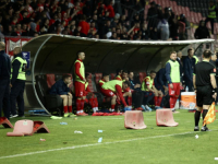 U INCIDENTU NA BILINOM POLJU: Član stručnog štaba Zrinjskog pogođen stolicom i zadobio posjekotine na glavi (FOTO)