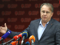 NEKA, POLAKO: Pojavile se informacije da SDP namjerava produžiti predsjednički mandat Nermina Nikšića, ubrzo stigao nedorečeni demanti...
