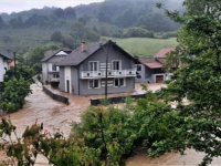 JOŠ JEDNA BESANA NOĆ U OVIM KRAJEVIMA: Nevrijeme u Tuzlanskom kantonu, najteža situacija u Čeliću i Koraju