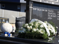 ODRŽAN PRIGODAN GOVOR: Učesnici Memorijalnog turnira posjetili Škijin grob i položili cvijeće (FOTO)