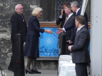 JOŠ MALO JE VREMENA OSTALO: Camilla i Charles stigli na generalnu probu za krunidbu; Najveći obožavatelji već kampiraju na otvorenom... (FOTO)
