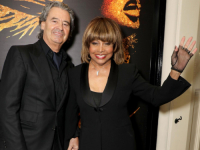 SUSRET NA AERODROMU: Tina Turner je u 48. godini upoznala ljubav svog života, pitala se odakle se on pojavio... (FOTO)