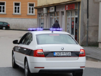 TEŠKA SAOBRAĆAJNA NESREĆA U BiH: U prevrtanju Forda vozač ispao iz automobila, poginuo na licu mjesta