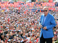 NA SKUP MU DOŠLO 1,7 MILIONA GRAĐANA U ISTANBULU; RECEP TAYYIP ERDOGAN PORUČIO: 'Na izborima opoziciju šaljemo u penziju' (VIDEO)