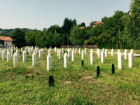 'U MENE SU PUCALI ISTO, BILA SAM U BEŠICI': Nakon skoro tri decenije Samira Halilović će s drugim članovima porodice ukopati u mezarju Veljaci majku i sedmogodišnju sestru