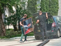 POČELO POSPREMANJE, ODE MILO KO ZNA GDJE: Slika 'Đukanovića' iz predsjedničke rezidencije završila u gepeku