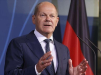 'NEOČEKIVANO GRLJENJE KANCELARA': Sigurnosni incident prilikom posjete Olafa Scholza Frankfurtu