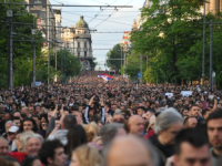 MASOVNE DEMONSTRACIJE U BEOGRADU: Novi protest 'Srbija protiv nasilja', građani prave prsten oko...