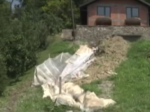 SLUČAJNO OTKRIĆE NA SJEVERU BOSNE I HERCEGOVINE: Mještani kopali bunar za vodu, pogledajte šta su pronašli… (VIDEO)