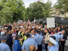 GRADONAČELNIK BIJELJINE STIGAO U BANJA LUKU NAKON 10 DANA PJEŠAČENJA: Policija blokirala prolaz prema Trgu Krajine (FOTO + VIDEO)