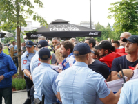 GRADONAČELNIK BIJELJINE, NAKON (UMO)BOLNOG SUSRETA S MUP-om RS, PITA: 'Je l' se to, časni službeniče koji si me na kvarno laktom udario ispod desnog rebra...'