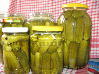 LIJEČI MAMURLUK I REGULIŠE PROBAVU, IZMEĐU OSTALOG: Za šta je dobra tečnost od kiselih krastavaca?