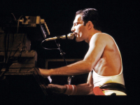 NAPISAO, PA PRECRTAO: Stara Mercuryjeva skica otkrila kako se trebao zvati najveći hit grupe Queen