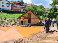 'SREĆA DA NIJE BILO LJUDSKIH ŽIVOTA: Načelnik Teočaka kaže da je u sinoćnjem nevremenu najviše stradala MZ Sniježnica (FOTO)