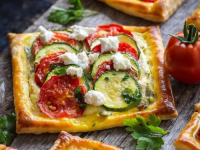 SIGURNO ĆE VAM USPJETI: Recept za zdraviju varijantu ručka koji spaja hrskavo lisnato tijesto i slasno povrće