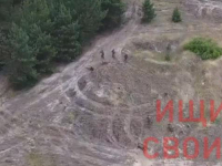 UKRAJINCI DRONOM SNIMILI RUSKE VOJNIKE: 'Pogledajte, pucaju na svoje!' (VIDEO)